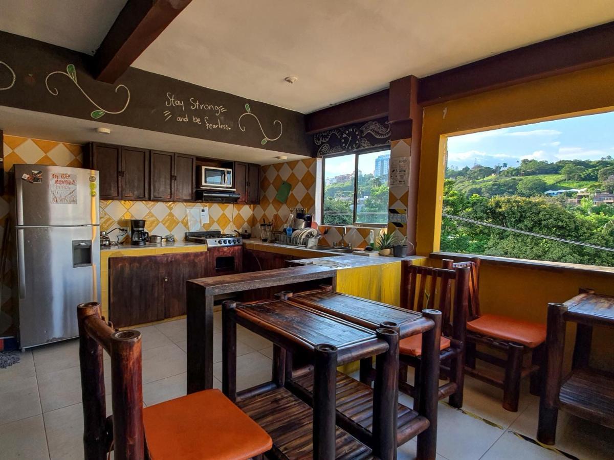 Hostal La Mercedes Street 卡利 外观 照片